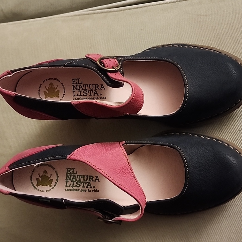 NWOT Colibri N475 PINK and Black 37 medium